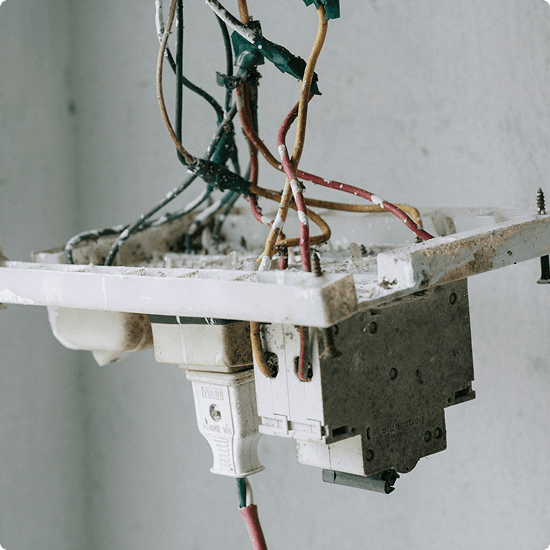 broken-outlet